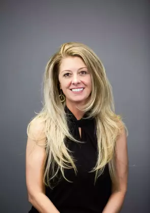 Lisa Painter, Chestermere, Real Estate Agent